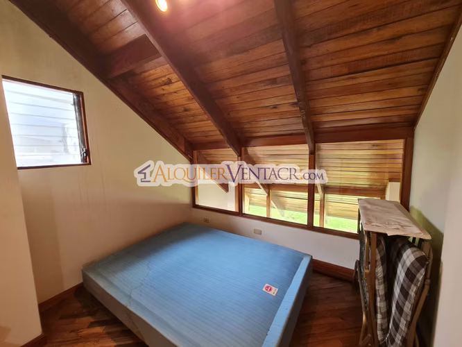 CASA CON PISCINA PROPIA Y VISTAS CON 2.266 M2 LOTE EN ALTO LAS PALOMAS SANTA ANA - Imagen 18