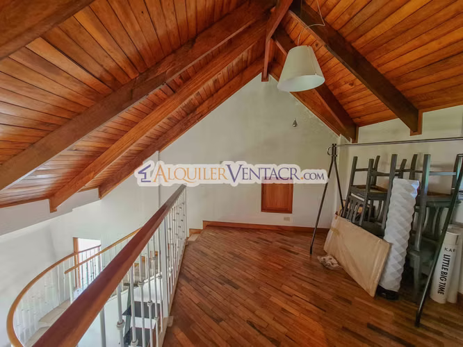 CASA CON PISCINA PROPIA Y VISTAS CON 2.266 M2 LOTE EN ALTO LAS PALOMAS SANTA ANA - Imagen 19
