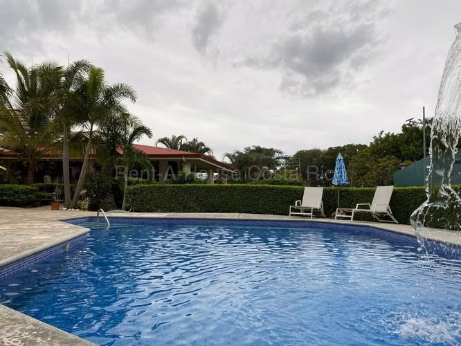 Alquiler de Quinta para casa de cuido de adulto mayor  en Turrúcares de Alajuela. 27-435
