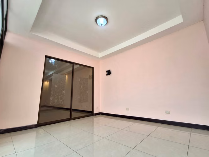 ¡ELEGANTE, IMPECABLE Y LISTA PARA HABITAR! - Imagen 15