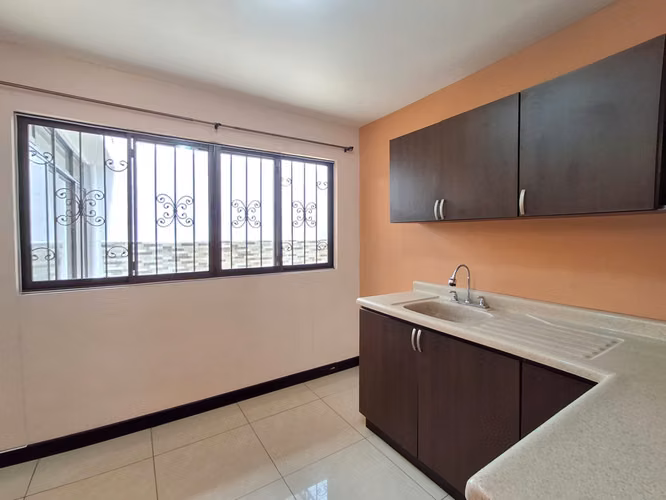 ¡ELEGANTE, IMPECABLE Y LISTA PARA HABITAR! - Imagen 13