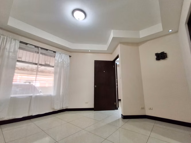 ¡ELEGANTE, IMPECABLE Y LISTA PARA HABITAR! - Imagen 7