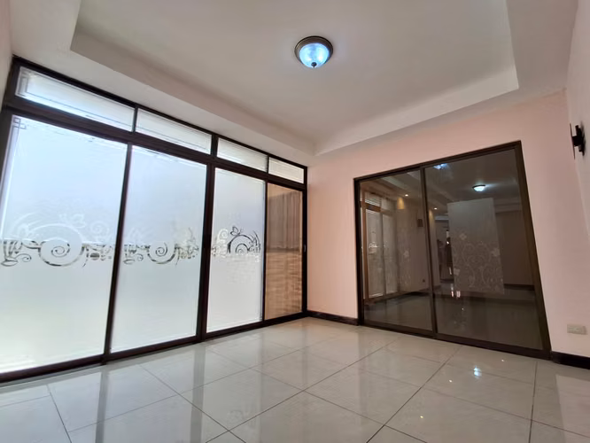 ¡ELEGANTE, IMPECABLE Y LISTA PARA HABITAR! - Imagen 14