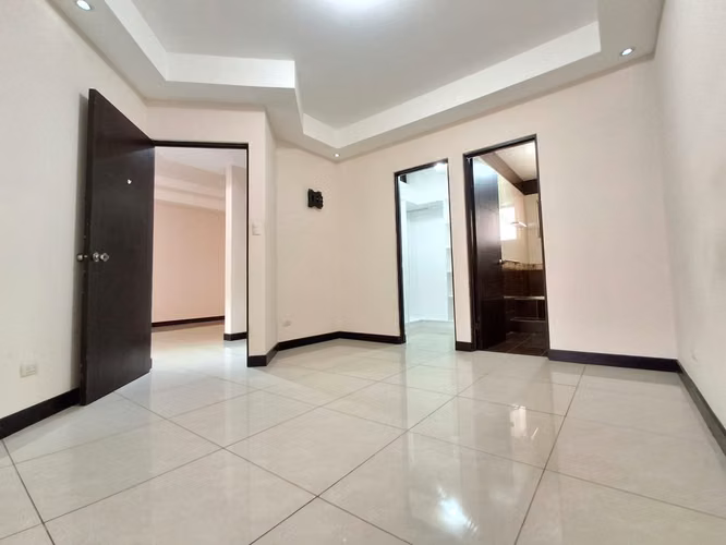 ¡ELEGANTE, IMPECABLE Y LISTA PARA HABITAR! - Imagen 6
