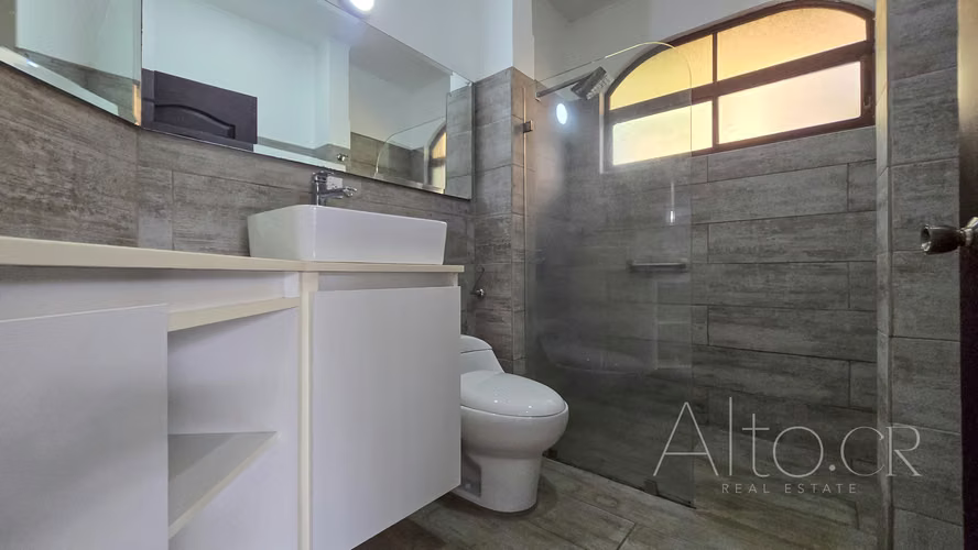 CASA PRECIOSA DE UN SOLO NIVEL CON CUARTO DE SERVICIO  |  750m² - Imagen 10