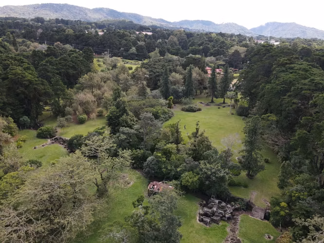 Venta finca San Rafael Heredia, 4 fincas filiales, lago, río, 36432 m2 - Imagen 1