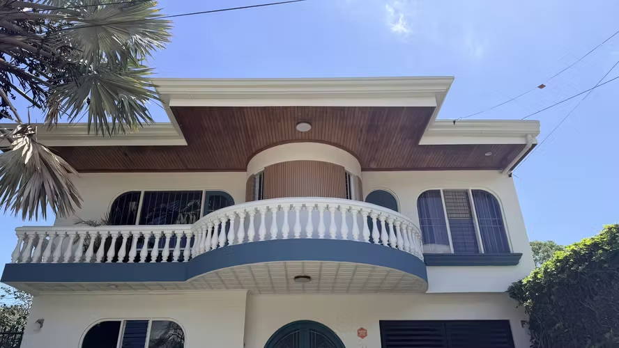 Spacious 3BR Apt with Terrace in Belén, Heredia (All Included & Fast Internet)