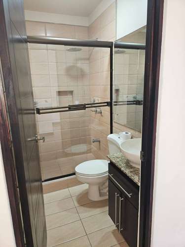 Alquiler en Santa Ana Centro: Apartamento con línea blanca y parqueo para 2 vehículos  - Imagen 17