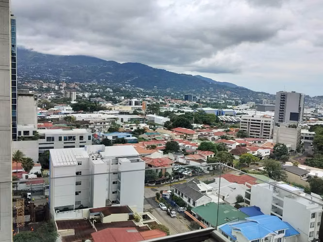 SE ALQUILA APARTAMENTO AMUEBLADO - Imagen 5