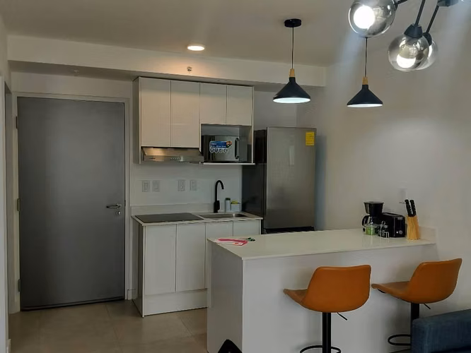 SE ALQUILA APARTAMENTO AMUEBLADO - Imagen 2