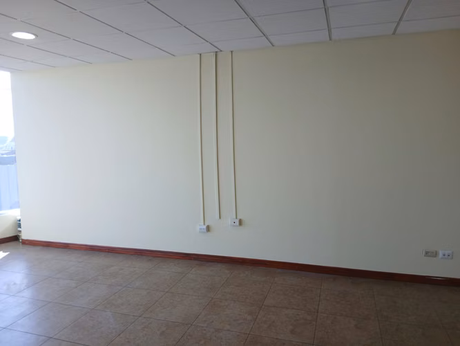 ¡OFICINA EN ALQUILER - TORRES PASEO COLÓN! - Imagen 3