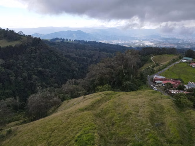 Lot for sale. Panoramic views. Rancho Redondo Goicoechea