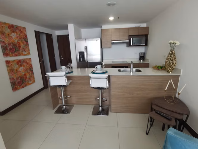 U Nunciatura, precioso-lujo, full amueblado, 2 hab, 2 baños, 1 parqueo, vista, ubicación. - Imagen 3