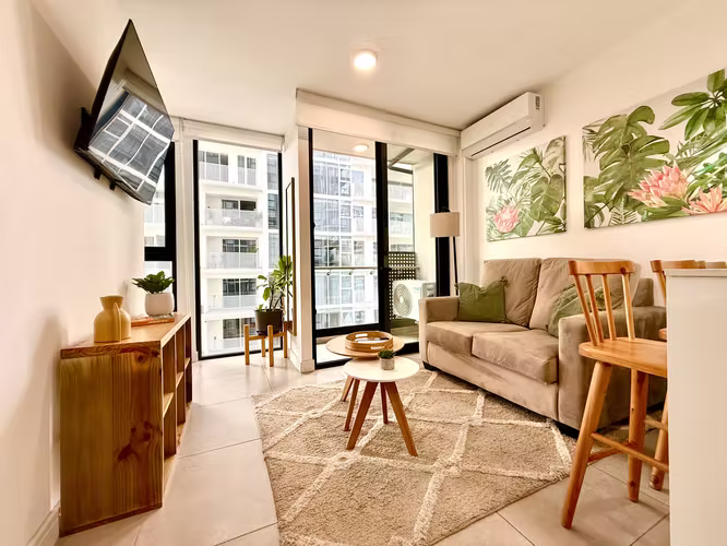EXCLUSIVO ESTUDIO AMUEBLADO EN NUNCIATURA | 38 M² | BALCÓN, PARQUEO Y AIRE ACONDICIONADO - Imagen 2