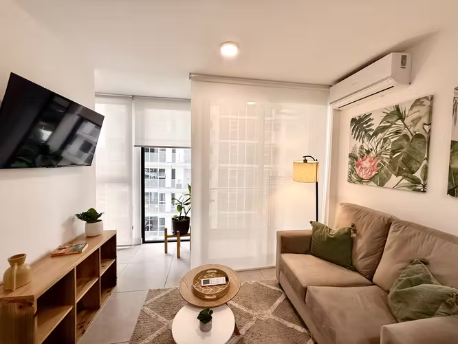 EXCLUSIVO ESTUDIO AMUEBLADO EN NUNCIATURA | 38 M² | BALCÓN, PARQUEO Y AIRE ACONDICIONADO - Imagen 11