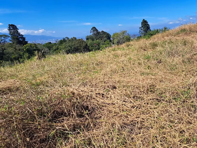 Terreno esquinero venta en Rancho Redondo, Goicoechea con espectacular vista - Imagen 4