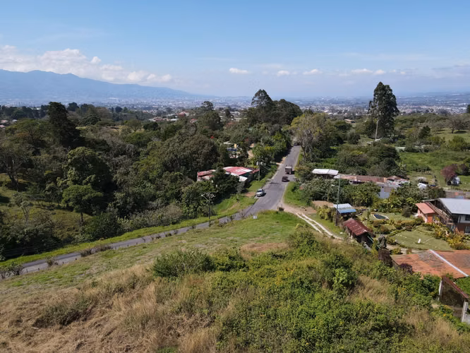 Terreno esquinero venta en Rancho Redondo, Goicoechea con espectacular vista - Imagen 2
