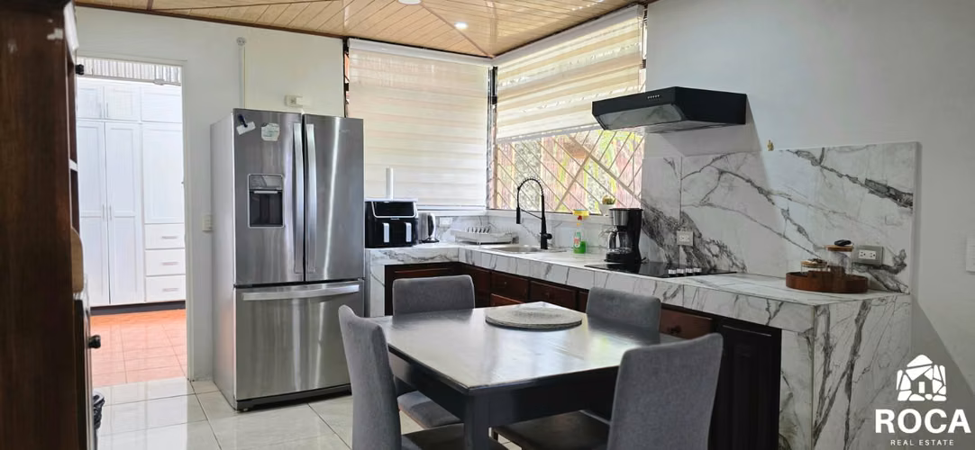 Venta de linda y acogedora casa en Perez Zeledon - Imagen 2