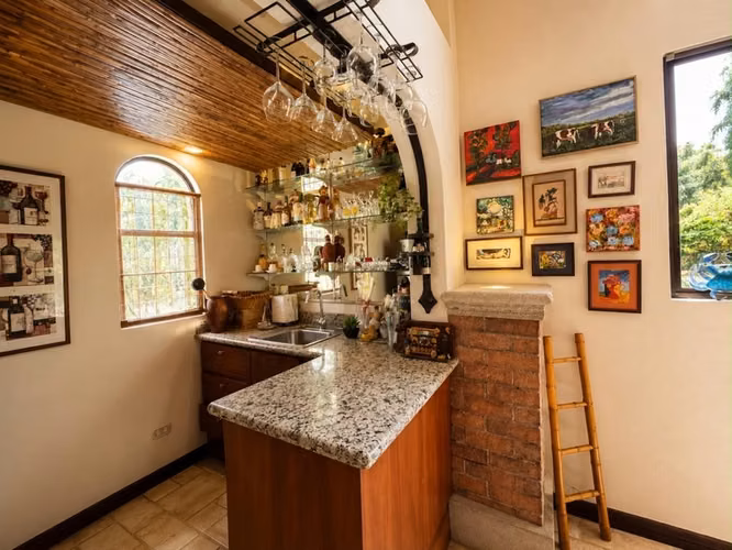 Casa España | Colonial Española de Una Planta con Apartamento Independiente en Escazú ID27413 - Imagen 8