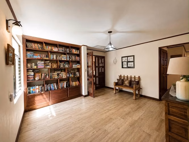 Casa España | Colonial Española de Una Planta con Apartamento Independiente en Escazú ID27413 - Imagen 12
