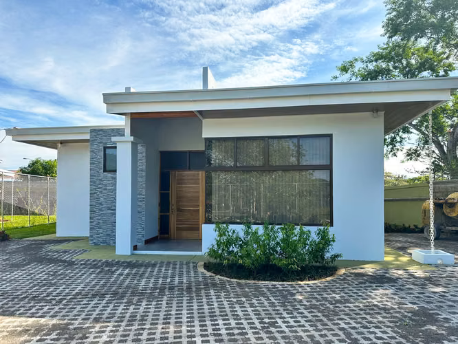 Alquiler de casa nueva y moderna, Orotina (FAU)
