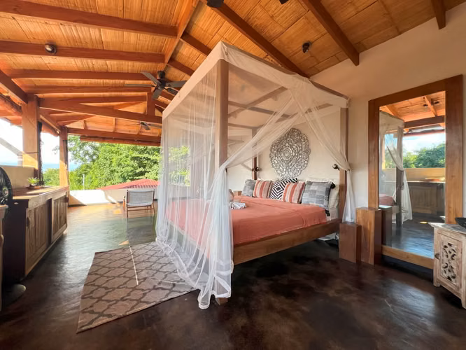 Finca de Lujo en las Colinas de Santa Teresa: 3 Villas, 1 Casa, Deck de Yoga, 3 Piscinas – Vistas al Mar y la Selva - Imagen 10