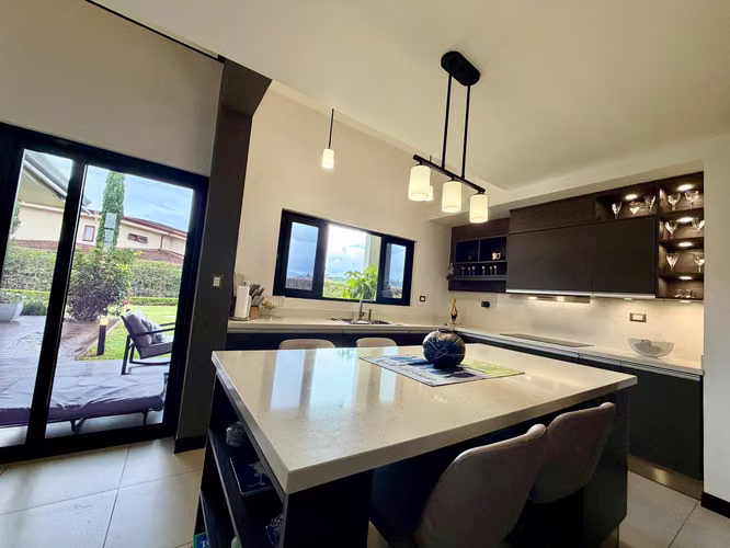 Casa contemporánea en venta en Tierra del Este, Curridabat - Imagen 3