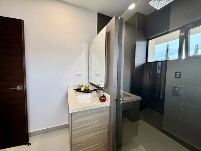 Casa contemporánea en venta en Tierra del Este, Curridabat - Imagen 2