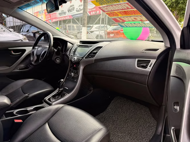 HYUNDAI AVANTE GDI-2014-AUTOMATICO-SHIFT TRONIC-6.775.000