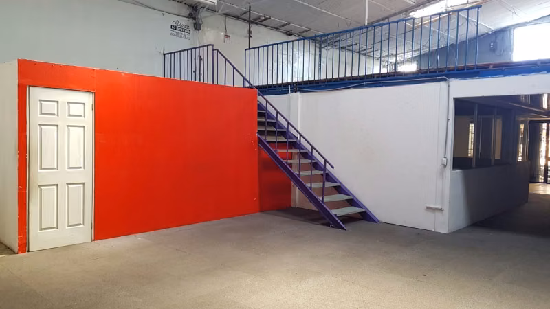 Alquiler de BODEGA COMERCIAL/OFIBODEGA EN ALQUILER, 750 m², San Francisco de Dos Ríos - Imagen 6