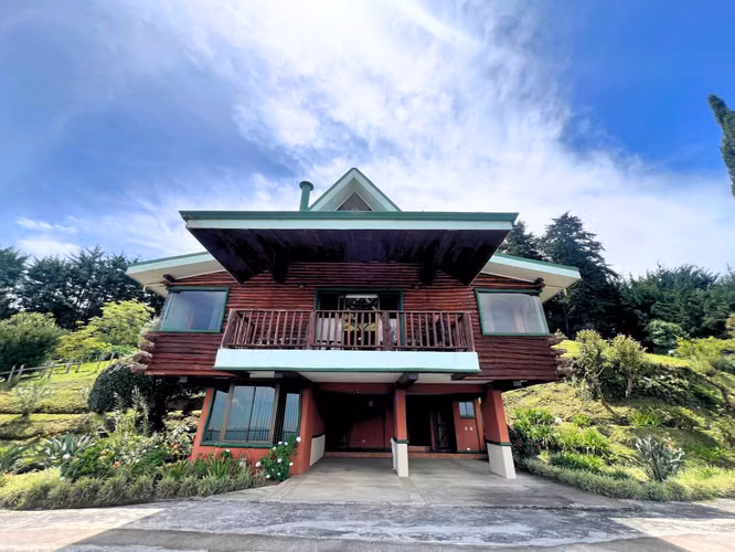 Casa de Montaña en 20.000 m² | Ríos, Vista al Valle y Chalet | Barva - Imagen 2