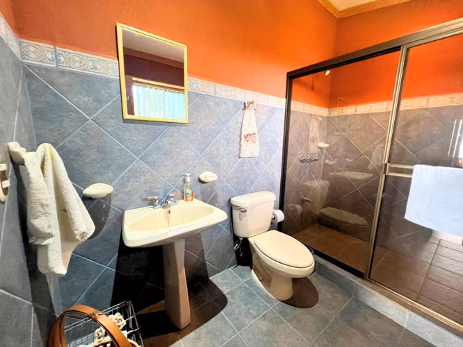 Casa de Montaña en 20.000 m² | Ríos, Vista al Valle y Chalet | Barva - Imagen 6