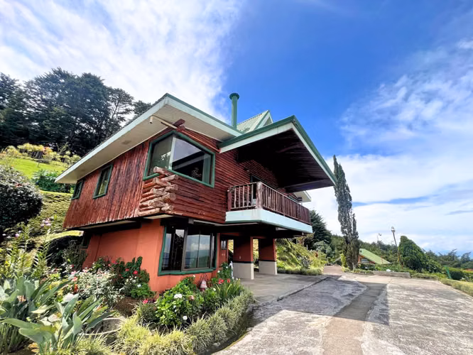 Casa de Montaña en 20.000 m² | Ríos, Vista al Valle y Chalet | Barva - Imagen 10