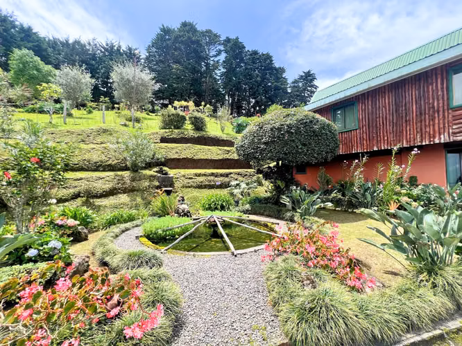 Casa de Montaña en 20.000 m² | Ríos, Vista al Valle y Chalet | Barva
