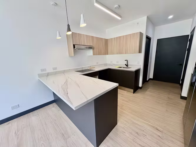 RIO ORO SANTA ANA! APARTAMENTO NUEVO DE 1HAB/1.5 BAÑOS CON JARDIN - Imagen 2