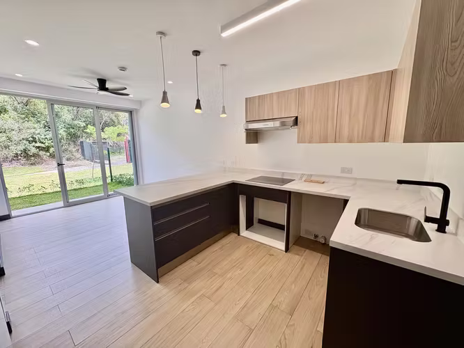 RIO ORO SANTA ANA! APARTAMENTO NUEVO DE 1HAB/1.5 BAÑOS CON JARDIN - Imagen 3