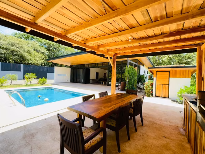 Casa moderna en alquiler con piscina privada - Imagen 4