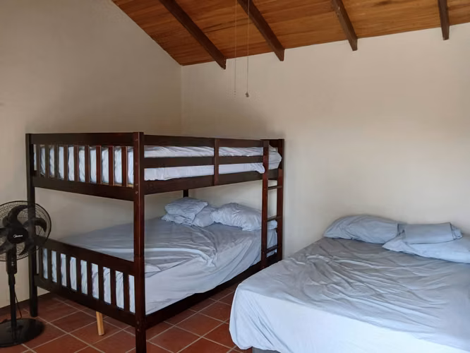 CASA CON CABINA ADICIONAL SE VENDE EN ATENAS CENTRO, ALAJUELA - Imagen 9