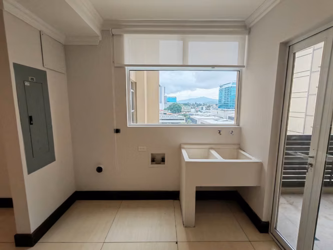 Se alquila hermoso apartamento en Sabana Sur. - Imagen 5