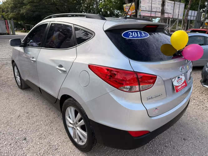 HYUNDAI TUCSON GL-2013-AUTO-TDI-SHIFT TRONIC-4X2-8.275.000 - Imagen 3