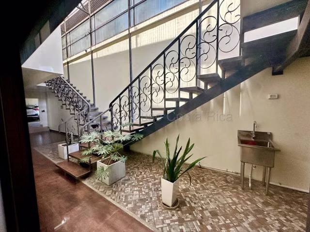 Venta de Propiedad Comercial/Oficina/APTO  en San Pablo de Heredia RZ