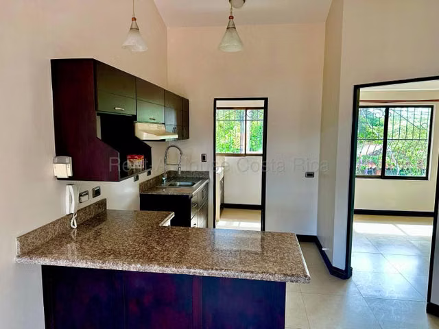 Venta de Propiedad Comercial/Oficina/APTO  en San Pablo de Heredia RZ