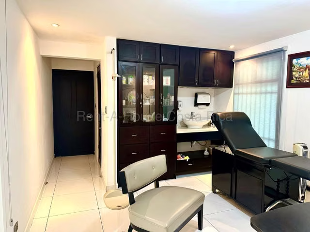 Venta de Propiedad Comercial/Oficina/APTO  en San Pablo de Heredia RZ