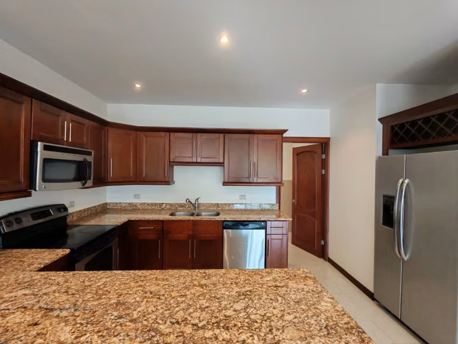 Se alquila apartamento amoblado en San Rafael de Escazú. - Imagen 4