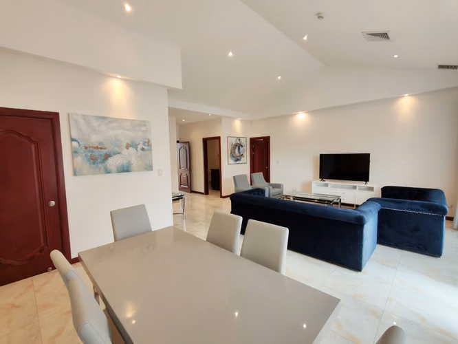 Se alquila apartamento amoblado en San Rafael de Escazú.