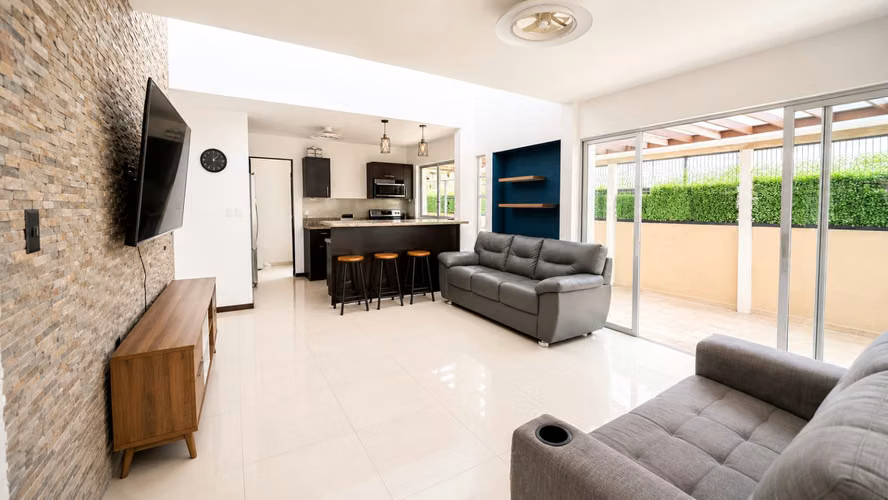 Alquiler Casa en Condominio Heredia Belén Los Arcos | Piscina, Casa Club y Área BBQ - Imagen 2