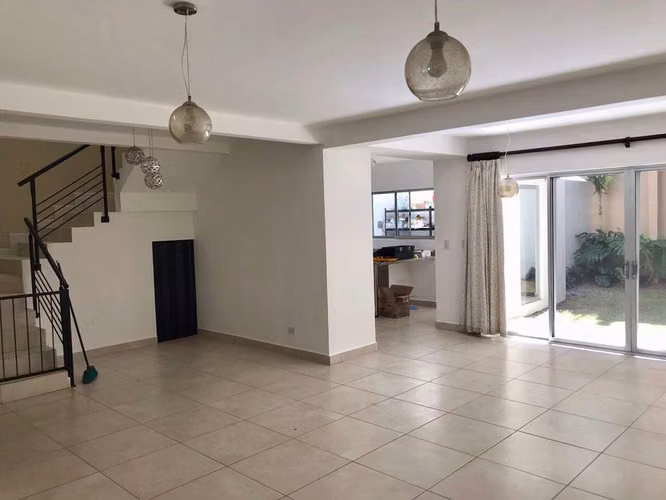 Moderna y amplia casa en condominio de 40 casas (Condominio Solem) - Imagen 5