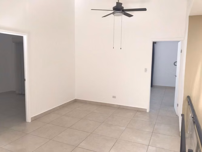 Moderna y amplia casa en condominio de 40 casas (Condominio Solem) - Imagen 10