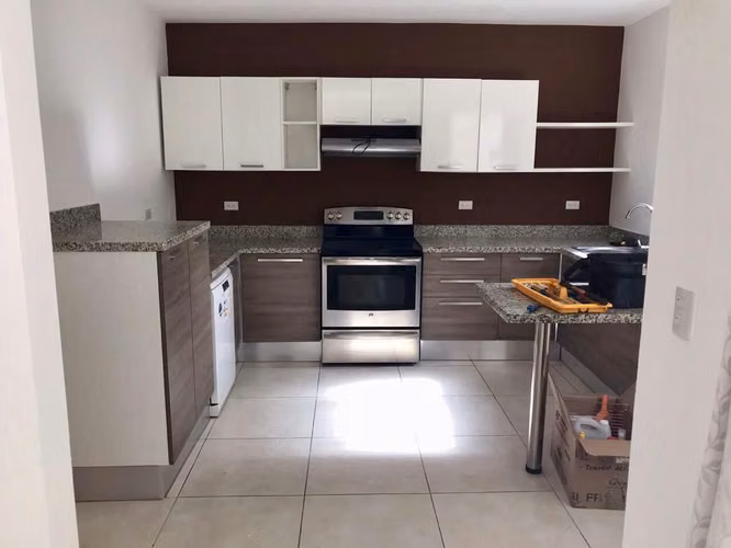 Moderna y amplia casa en condominio de 40 casas (Condominio Solem) - Imagen 3