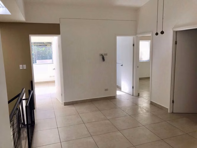 Moderna y amplia casa en condominio de 40 casas (Condominio Solem) - Imagen 6
